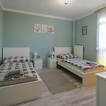 Aron * Pécs